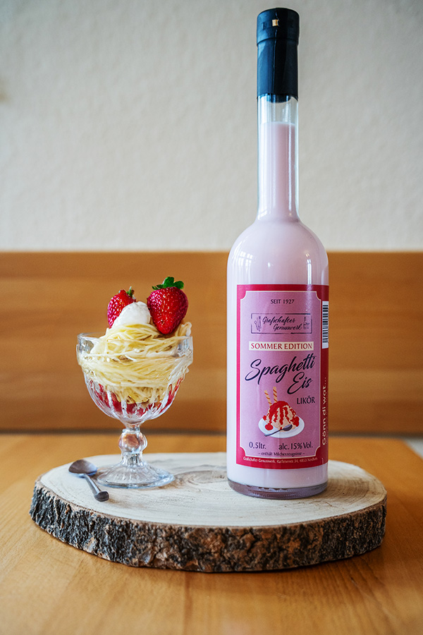Flasche Spaghetti-Eis-Likör von Grafschafter Genusswerk